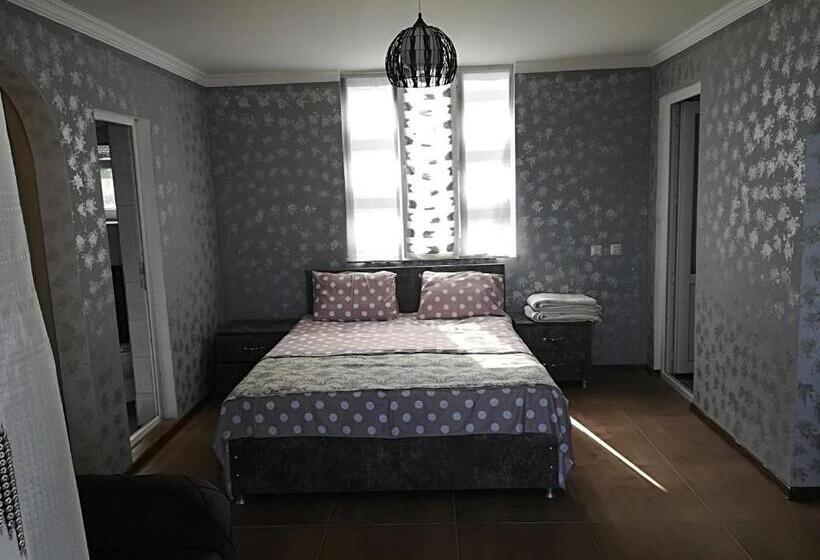 پانسیون With Beautiful Sea And Mountain Views