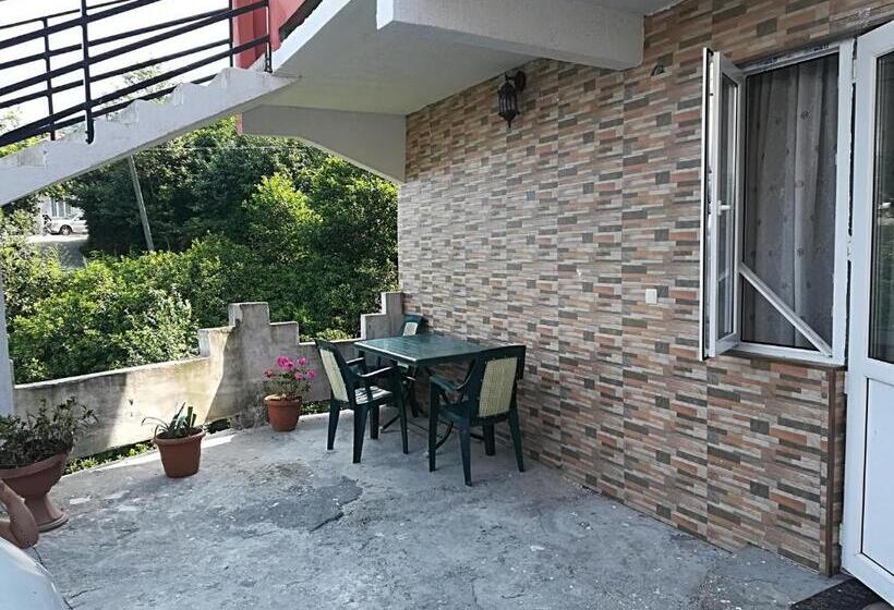 پانسیون With Beautiful Sea And Mountain Views