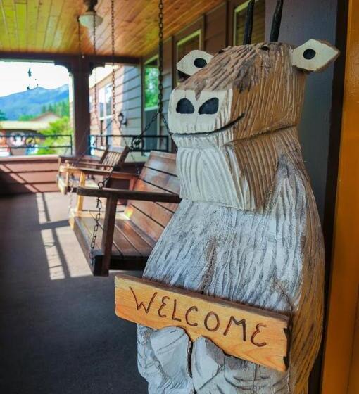 منتجع Loge Glacier National Park