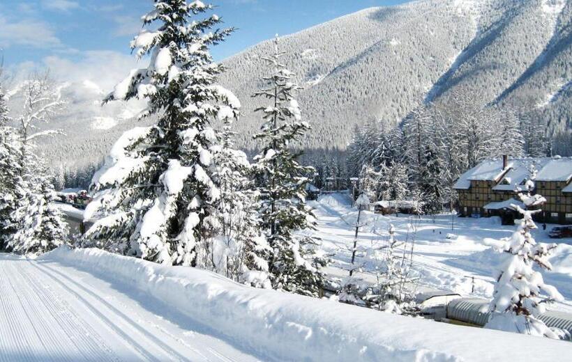 منتجع Loge Glacier National Park