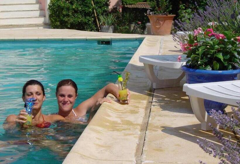 ベッドアンドブレックファースト Les Agaves