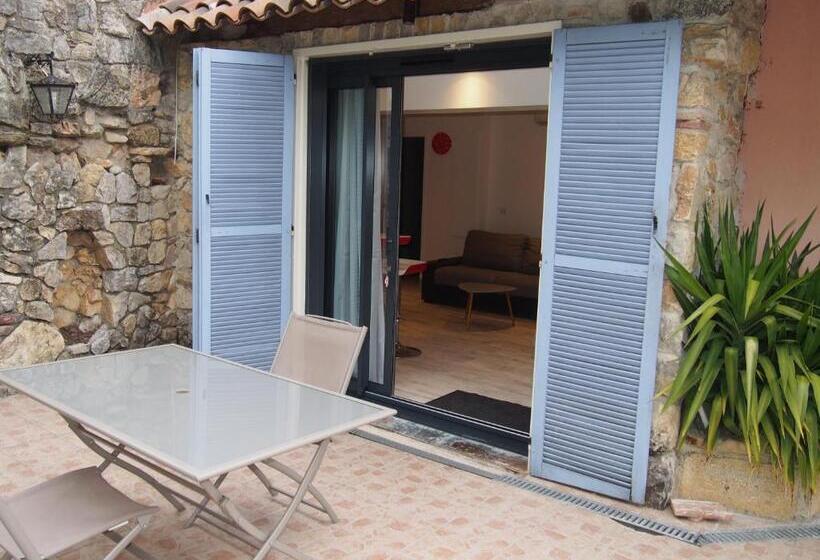 ベッドアンドブレックファースト Les Agaves