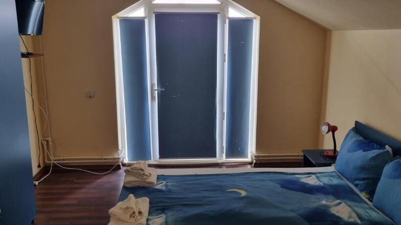 住宿加早餐  Pension Puiu