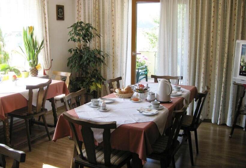 مبيت وإفطار Privatzimmer Eva Leitgeb