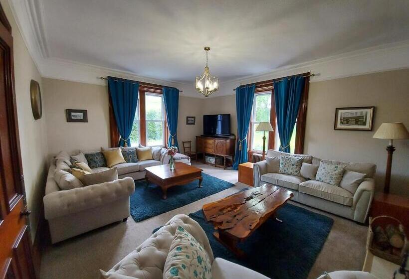 Colterscleuch House B&b