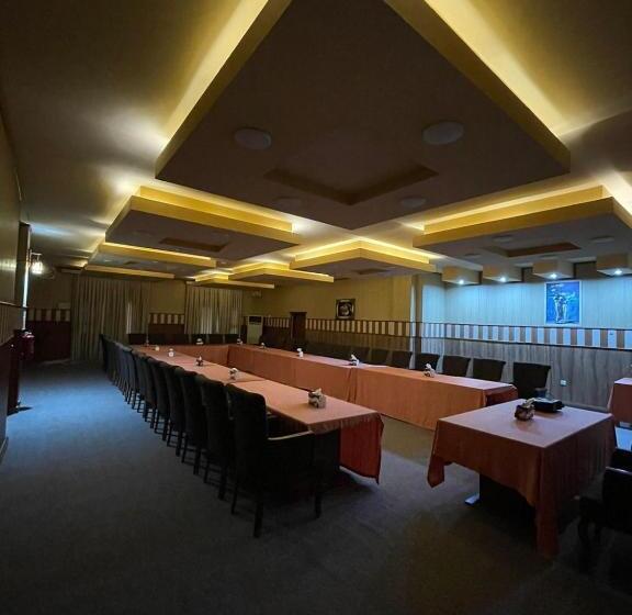 Dawa Hotel And Restaurant