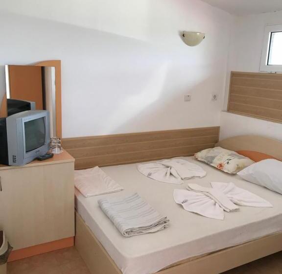 Family Hotel Sinemoretz