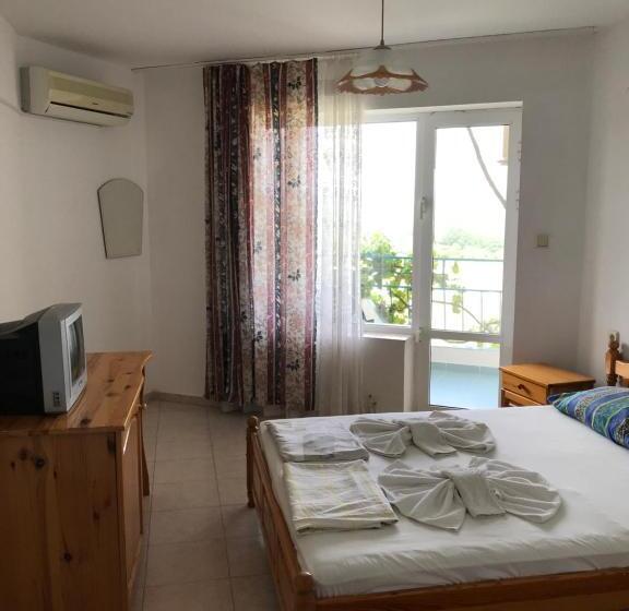 Family Hotel Sinemoretz