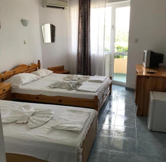 Family Hotel Sinemoretz