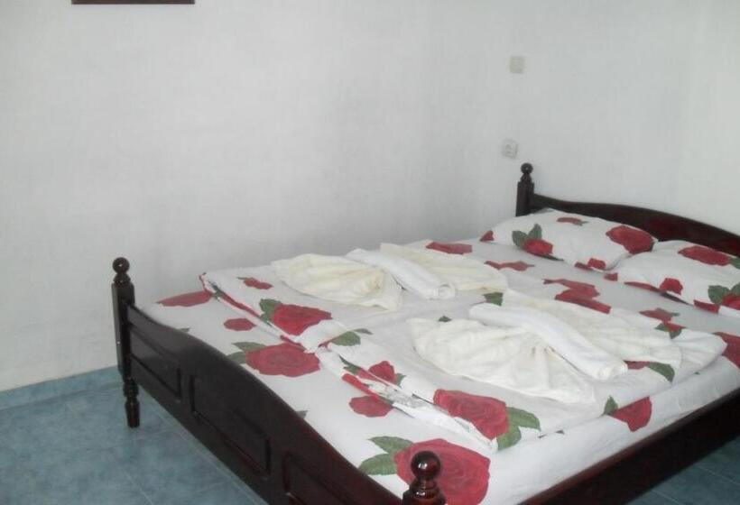 Family Hotel Sinemoretz