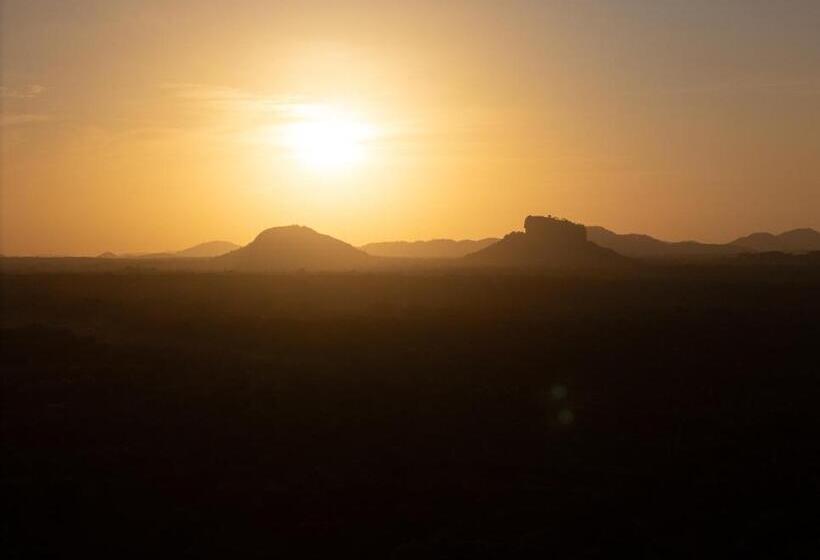 Отель Ayugiri Ayurveda Wellness Resort Sigiriya