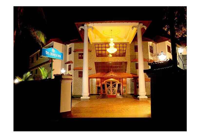 호텔 Devasura Inn