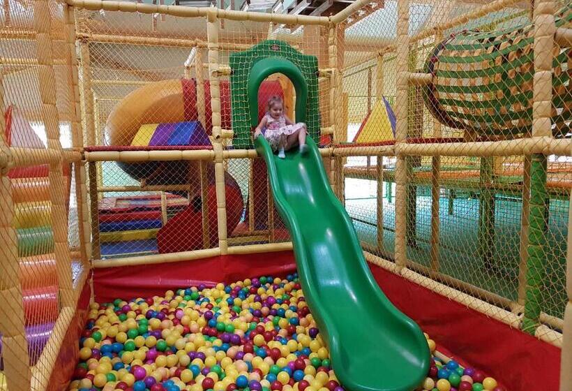 هتل Ingrid Panzió