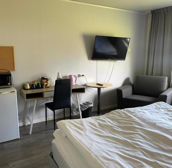 בית מלון כפרי L Smedjan