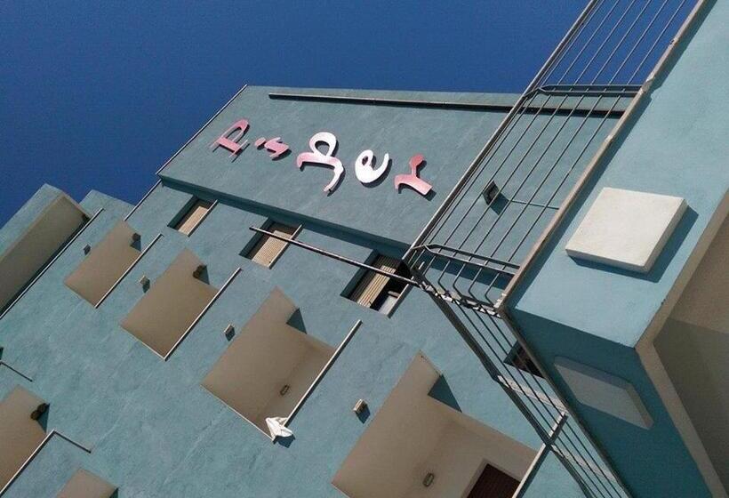 בית מלון כפרי Piper & River