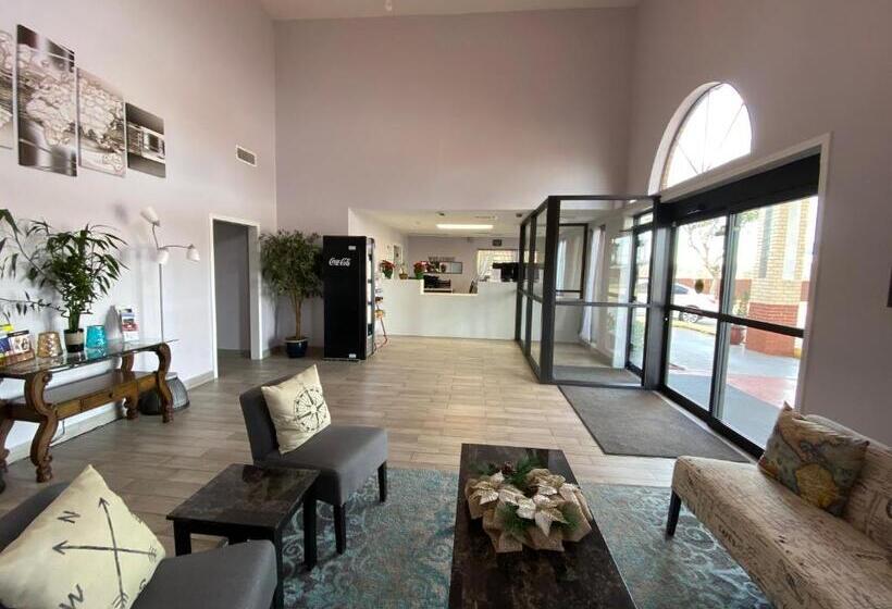 호텔 Quality Inn & Suites