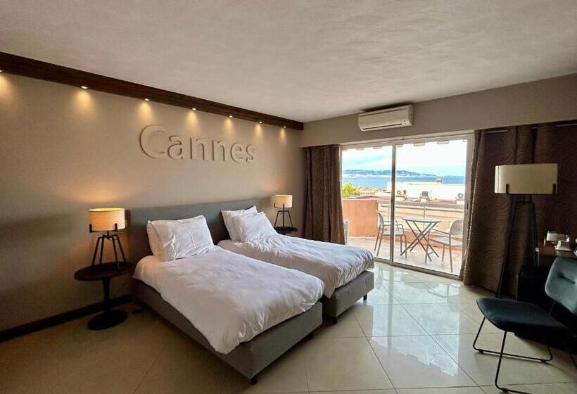 Отель Riviera Beach