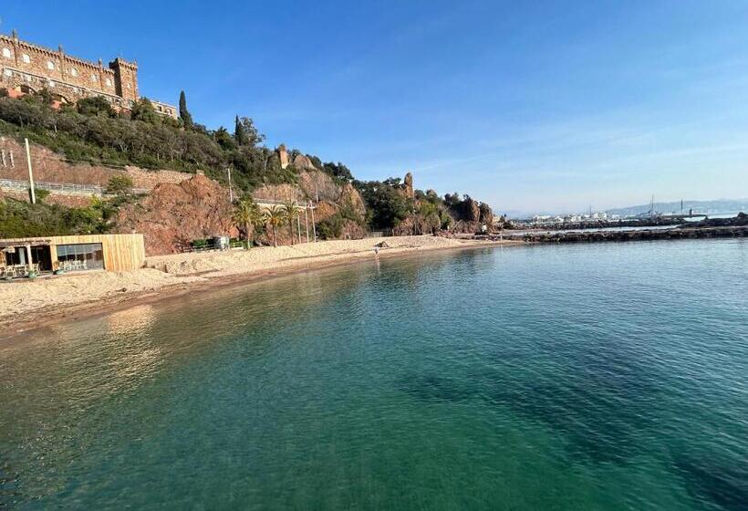 Отель Riviera Beach