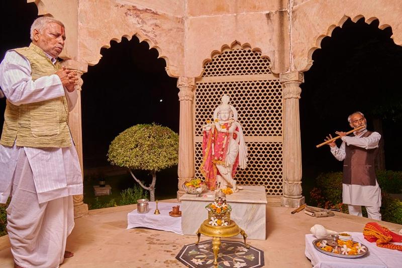 فندق The Lalit Traveller Khajuraho