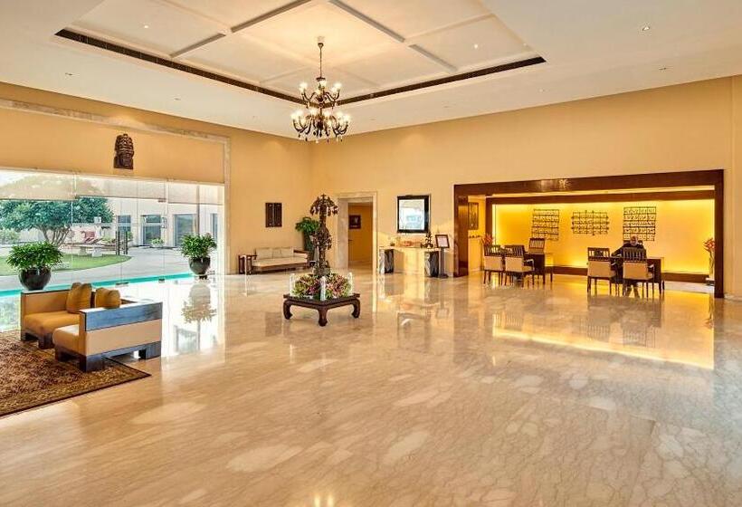 فندق The Lalit Traveller Khajuraho