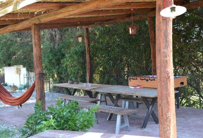 هتل Villa La Cucullera