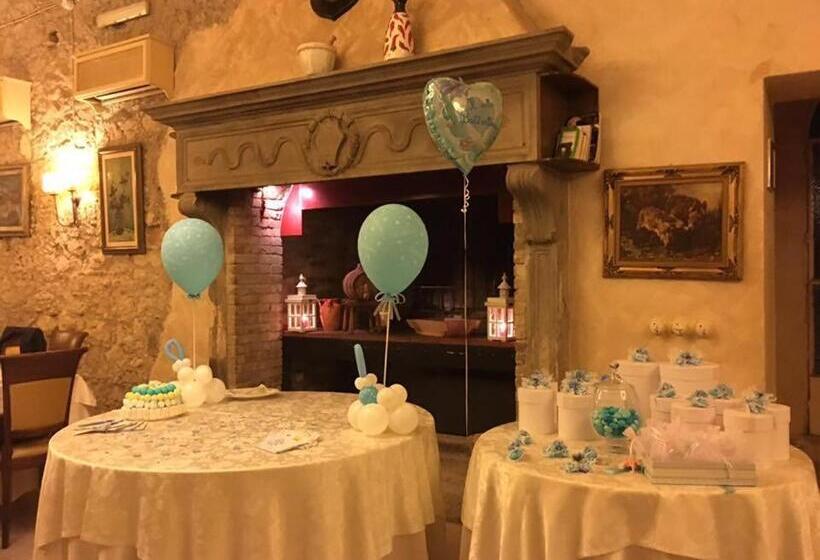 هتل Villa La Cucullera