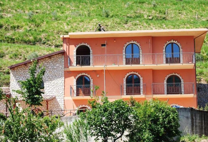 פנסיון Al Giumani