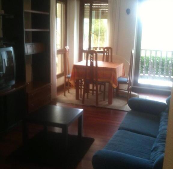 پانسیون Habitaciones López Azcona