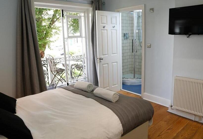 بنسيون Innit Joy