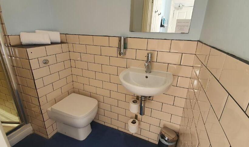 بنسيون Innit Joy