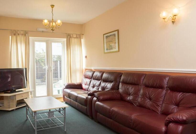Пансион Southend Guest House Close To Beach, Train Station & Southend Airport