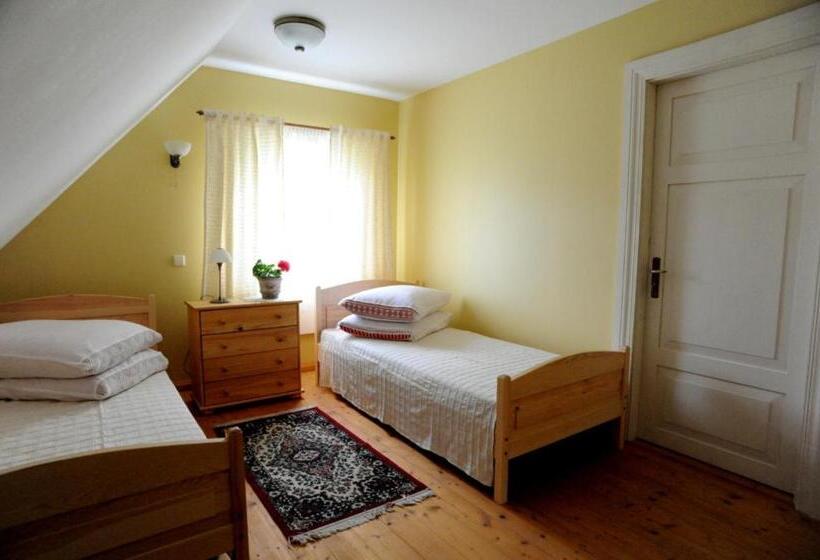 پانسیون Stay At Lithuanian Folk Museum