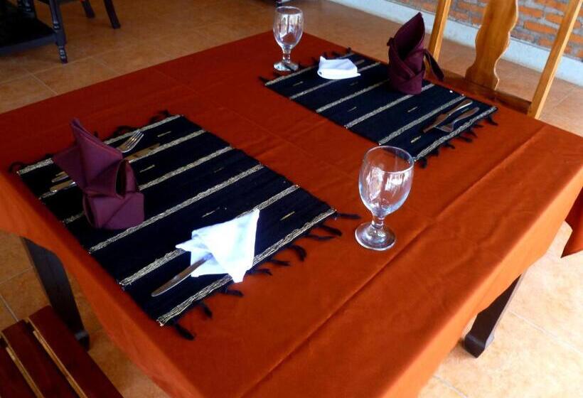 פנסיון The Sari Bungalows