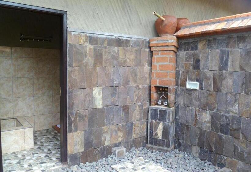 פנסיון The Sari Bungalows