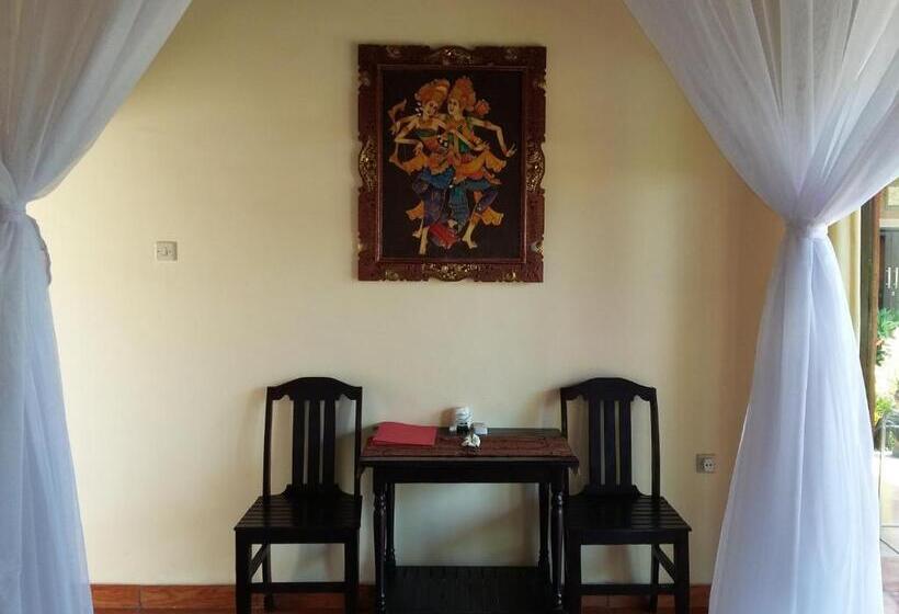 פנסיון The Sari Bungalows