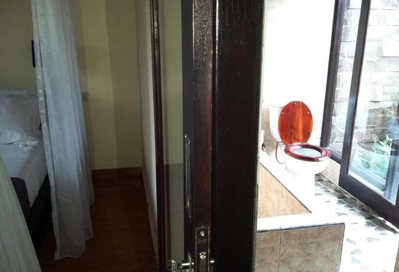 פנסיון The Sari Bungalows