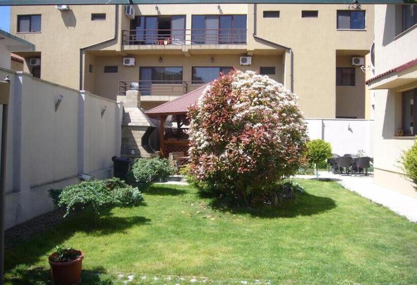 פנסיון Vila Doda