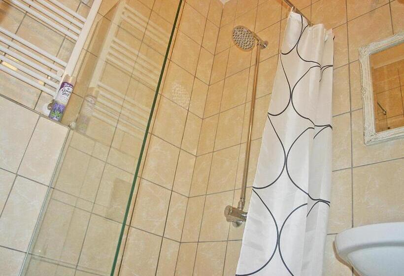 پانسیون Vila Levanda