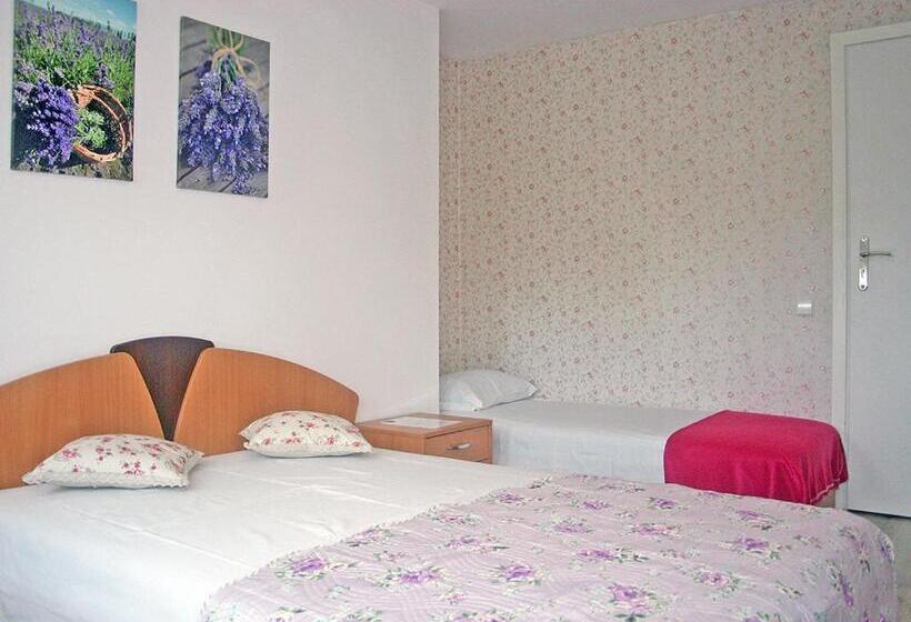 پانسیون Vila Levanda