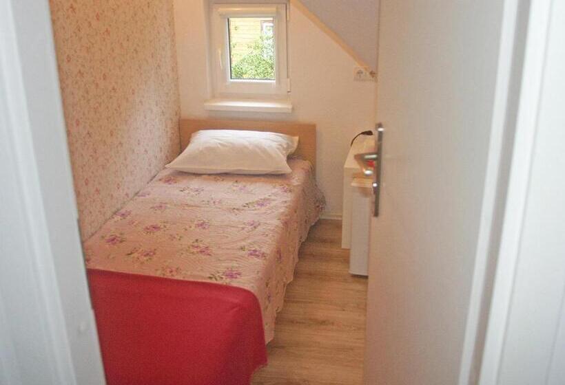 پانسیون Vila Levanda