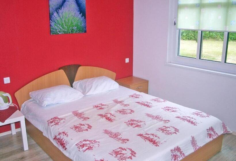 پانسیون Vila Levanda