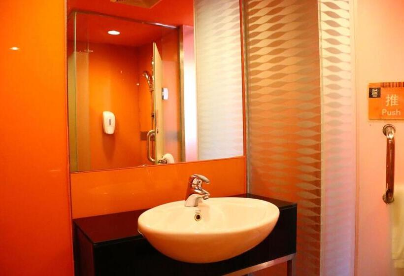 호스텔 岭南佳园连锁酒店广州北京路步行街农讲所地铁站店