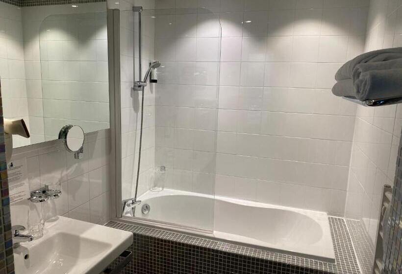 هتل Mercure Aix En Provence La Duranne Gare Tgv