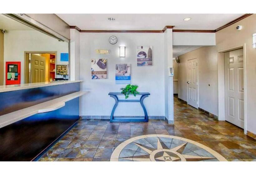 בית מלון כפרי Oyo Townhouse Beaumont Medical Center Area