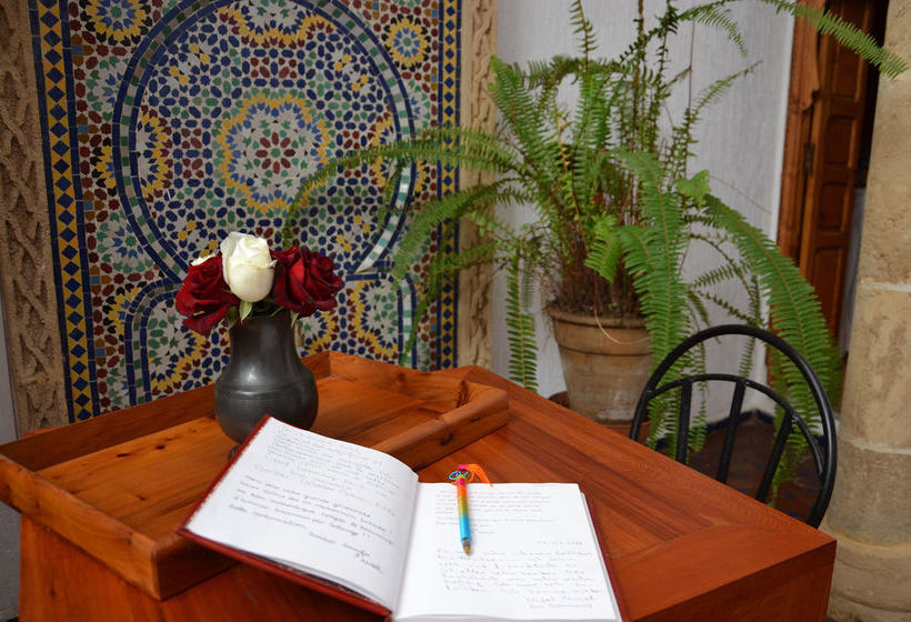 تختخواب و صبحانه Dar Chouette  Adults Only