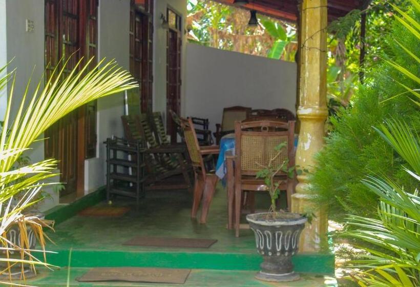 ベッドアンドブレックファースト Lathika Homes