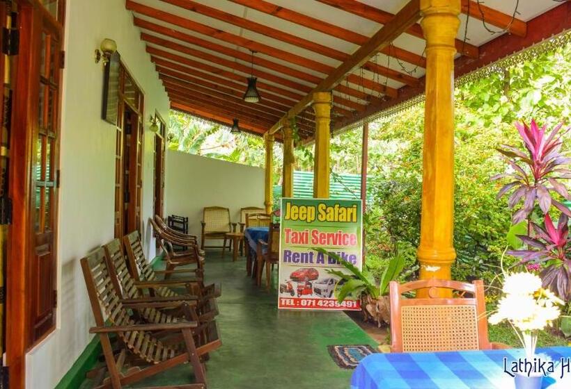 ベッドアンドブレックファースト Lathika Homes