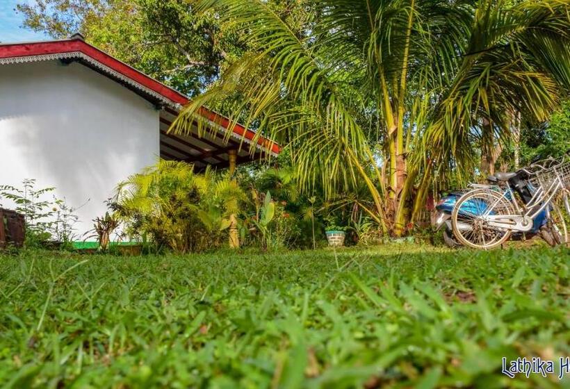 ベッドアンドブレックファースト Lathika Homes