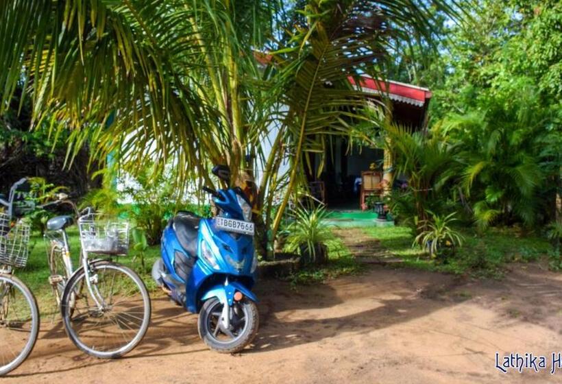 ベッドアンドブレックファースト Lathika Homes