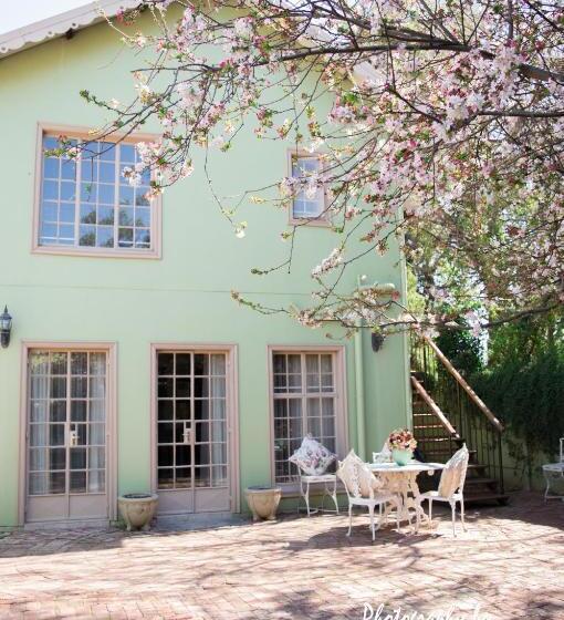 مبيت وإفطار Mistique Waters Guesthouse